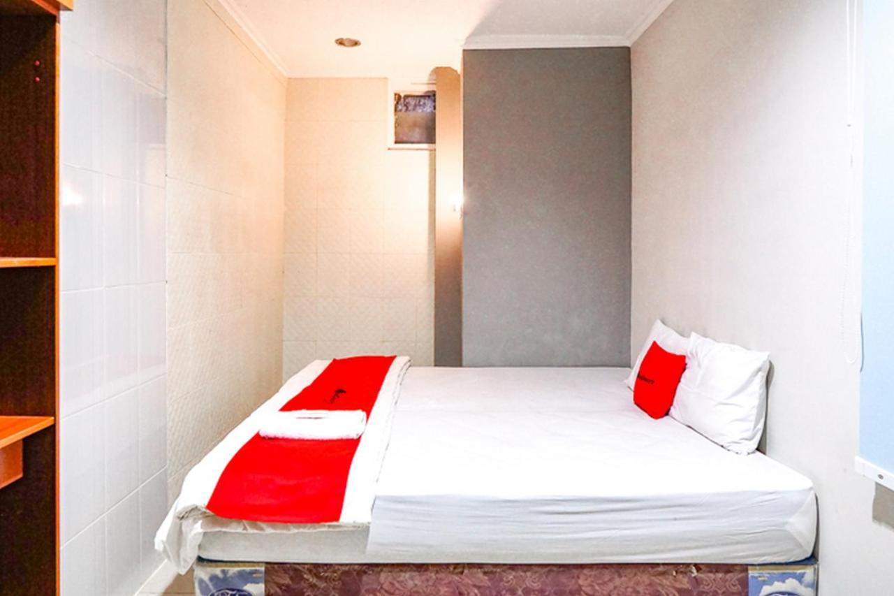 Reddoorz @ Citraland Surabaya Exterior foto